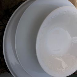 Serving dishes
