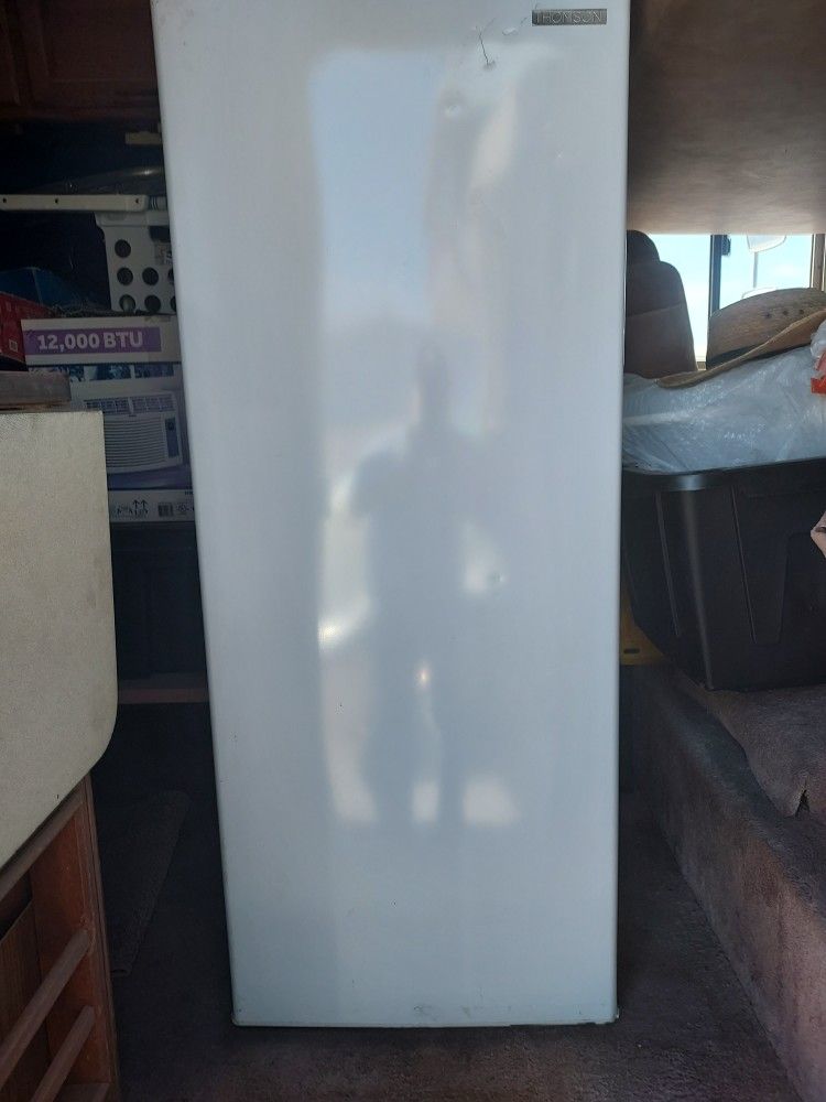 Upright Freezer/Refrigerator