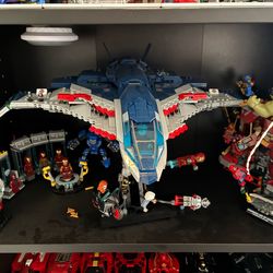 Quin jet with minifigs