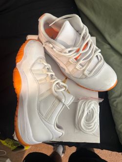 Jordan Retro 11 “Citrus” SZ:10 (WOMANS) 8.5 MENS