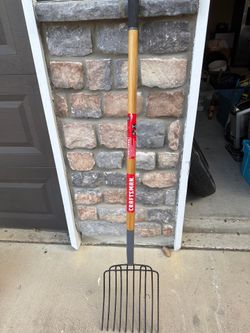 Like New CRAFTSMAN 10-Tine Mulch & Bedding Fork - Only $20!