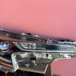 2020 2022 Toyota Corolla Headlight Right/Passenger/RH Side LED OEM
