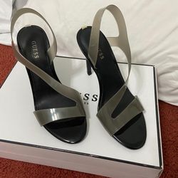 Guess Ferry Asymmetrical Lucite Clear Dress Sandals Black for Sale in  Chicago, IL - OfferUp