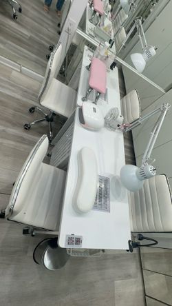 Free spa pedicure and 4 manicure desk/ chairs for sell