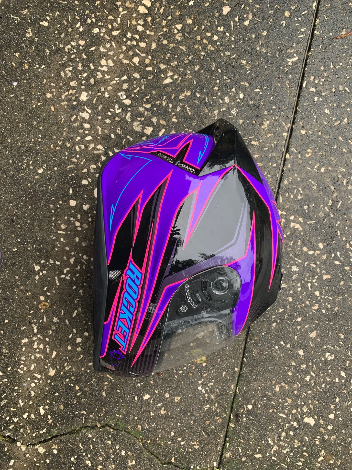 Free motorcycle helmet