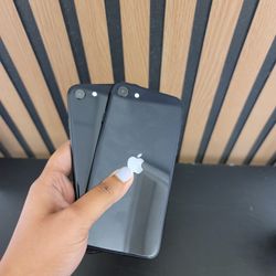 Apple iPhone Se 2nd Generation unlocked 