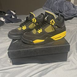 Jordan 4s Yellow Thunder Size 6