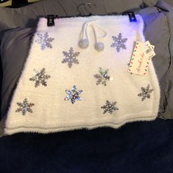 Skirt White Fuzzy With Snow Flakes.