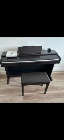 Pending - Yamaha Digital Piano with bench