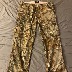 Realtree Camo Cargo Pants (women’s 18-20) XL