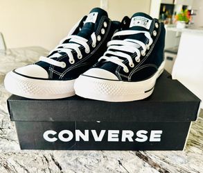 Converse Chuck Taylor size 11.5 black and white