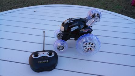 THUNDER TUMBLER ***COMES WITH NEW BATTERIES***