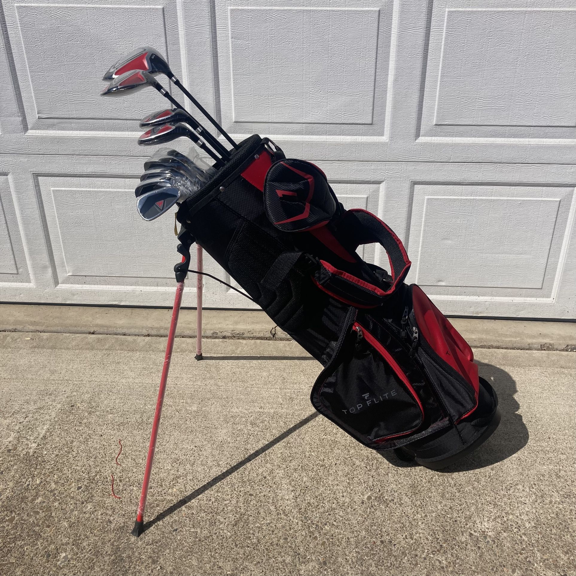 ⛳️ Men’s Golf Clubs And Bag New. 