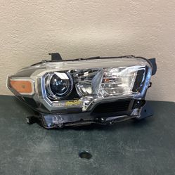 10(contact info removed) 2017 2018 TOYOTA TACOMA RIGHT SIDE HEADLIGHT