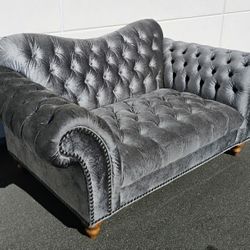 American Signature Brittany Velvet Tufted/Nailhead Luvseat 