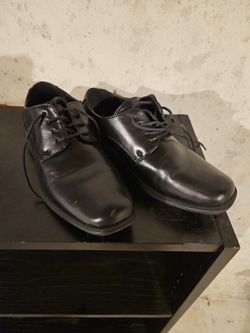 Boys 4.5 Perry Ellis Dress Shoes