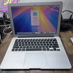 MacBook Air 2013 i5 4gb 120gb 13" Good Battery, Includes Charger