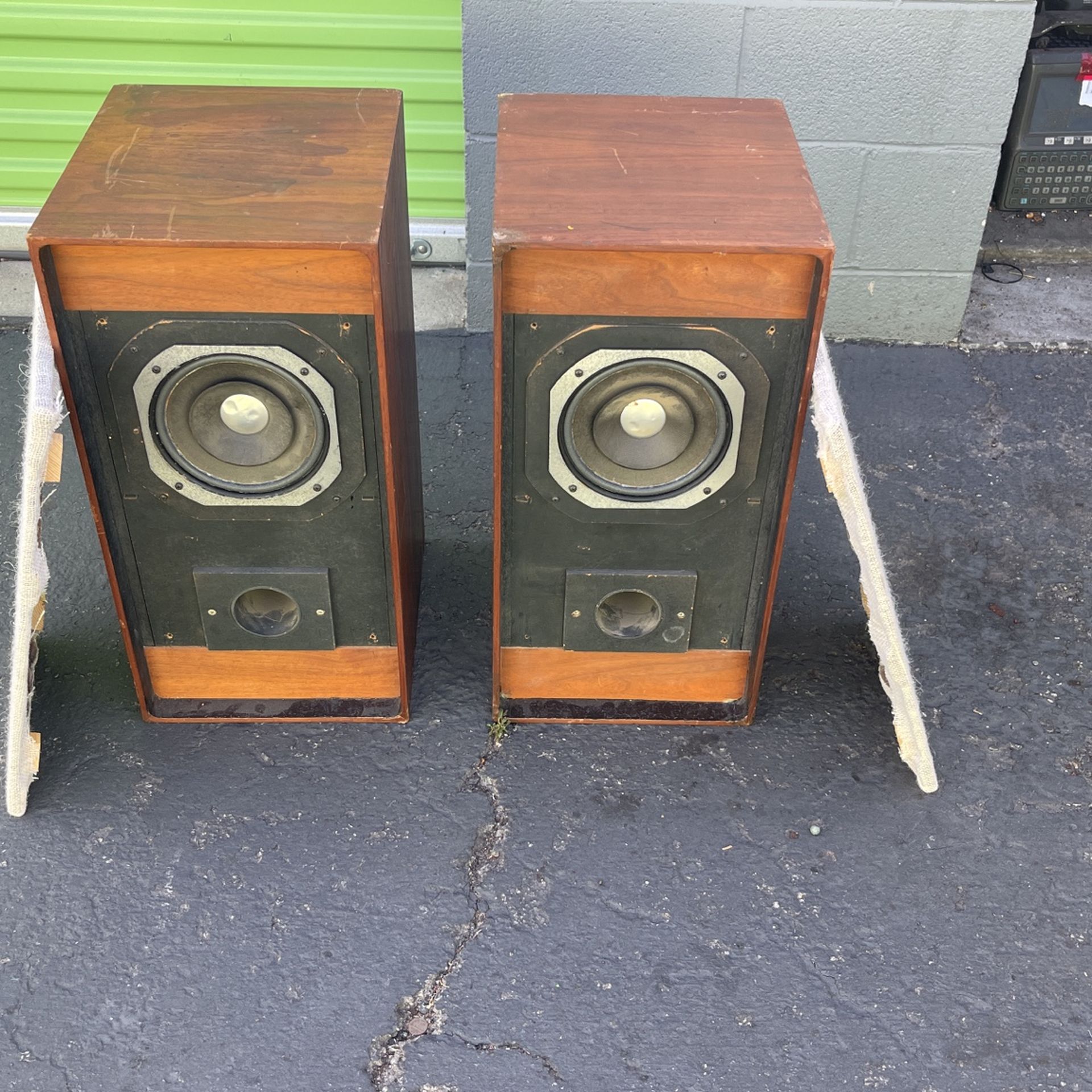 Jbl C48 Speakers