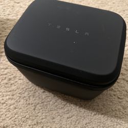 Tesla Air Compressor + Tire Repair Kit 3.0 