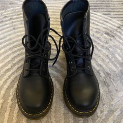 Doc Martens Lace Leather Boots Matte Black - Size 8M