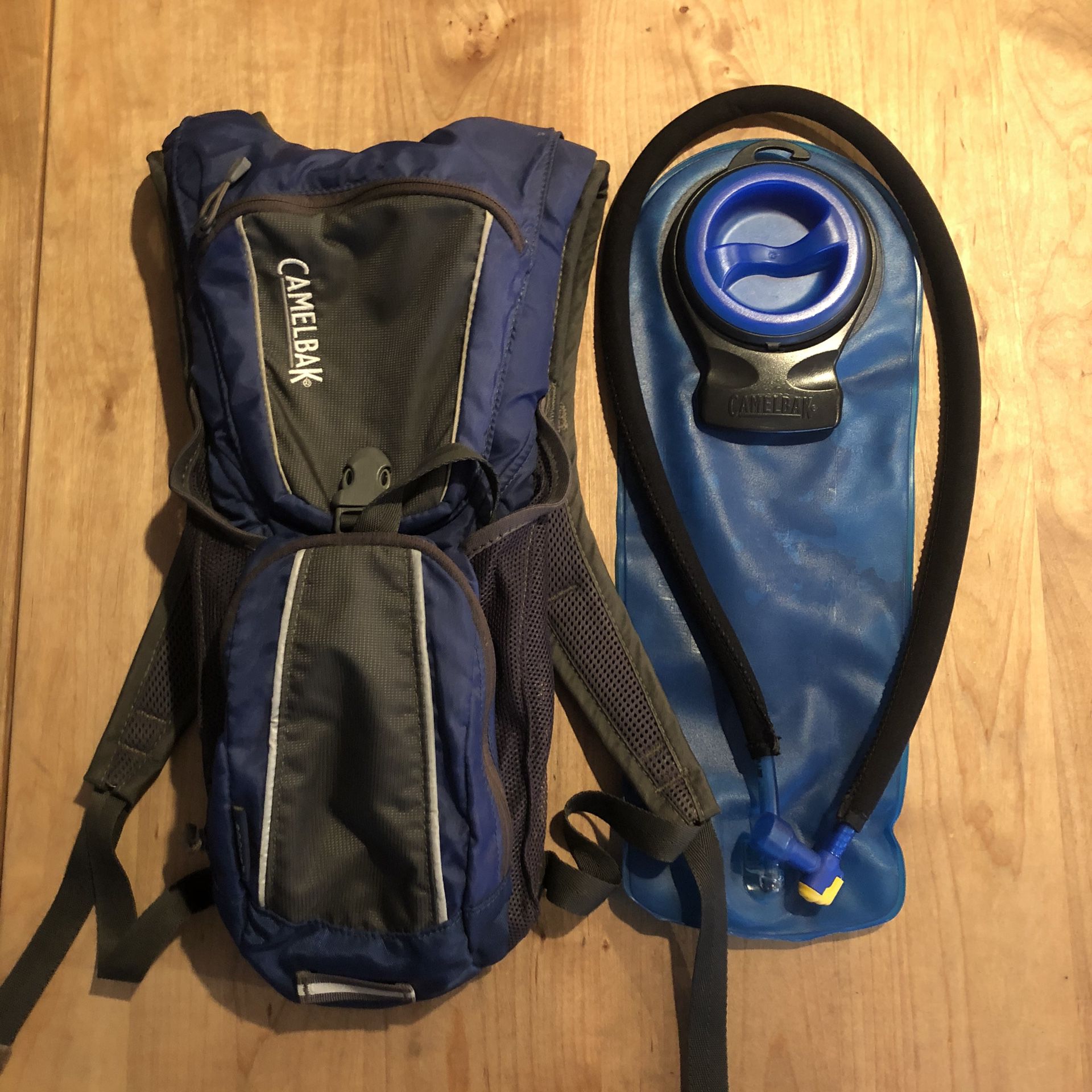 Camelbak Rogue Hydration Pack Good Condition!