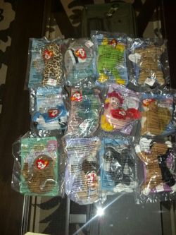 Collectible beanie babies set