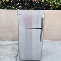 3MONTHS WARRANTY 30X30X66 FRIGIDAIRE FRIDGE 18CUFT SILVER 