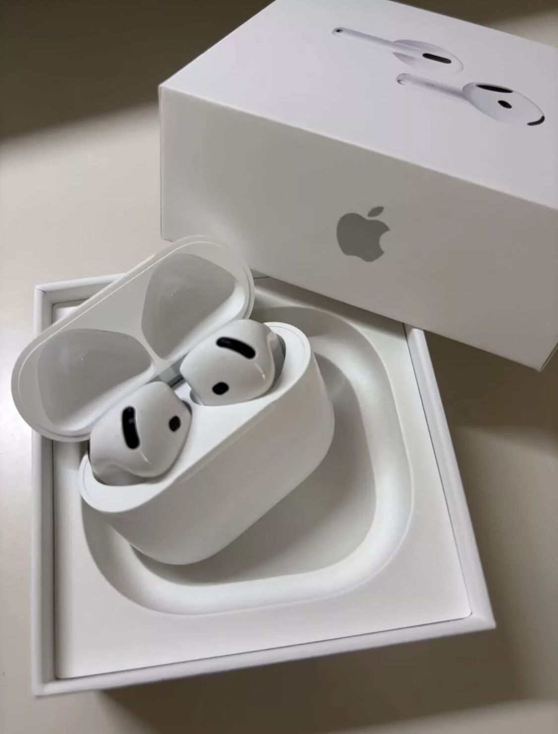 AirPod 4s