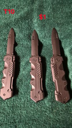 Fake retractable knifes