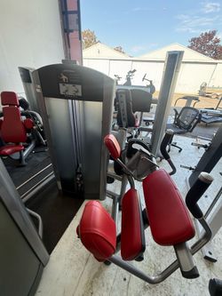 Life Fitness Abdominal machine