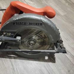 Good WORKING Black And DECKER SAW