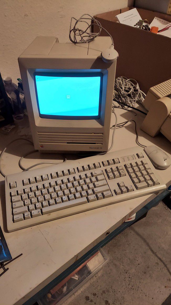Macintosh SE 