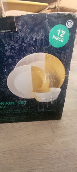 Dinnerware Set