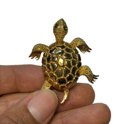 Vtg MONET Polished & Textured Gold Tone Turtle Pin Brooch Green Rhinestone Eyes
