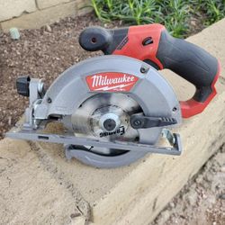 Milwaukee M12 Circular Saw