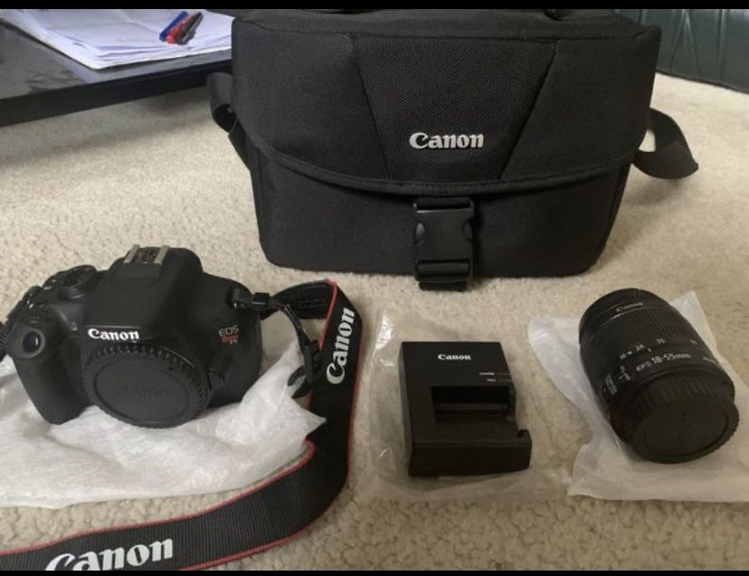 Canon Rebel T5 (Excellent Condition)