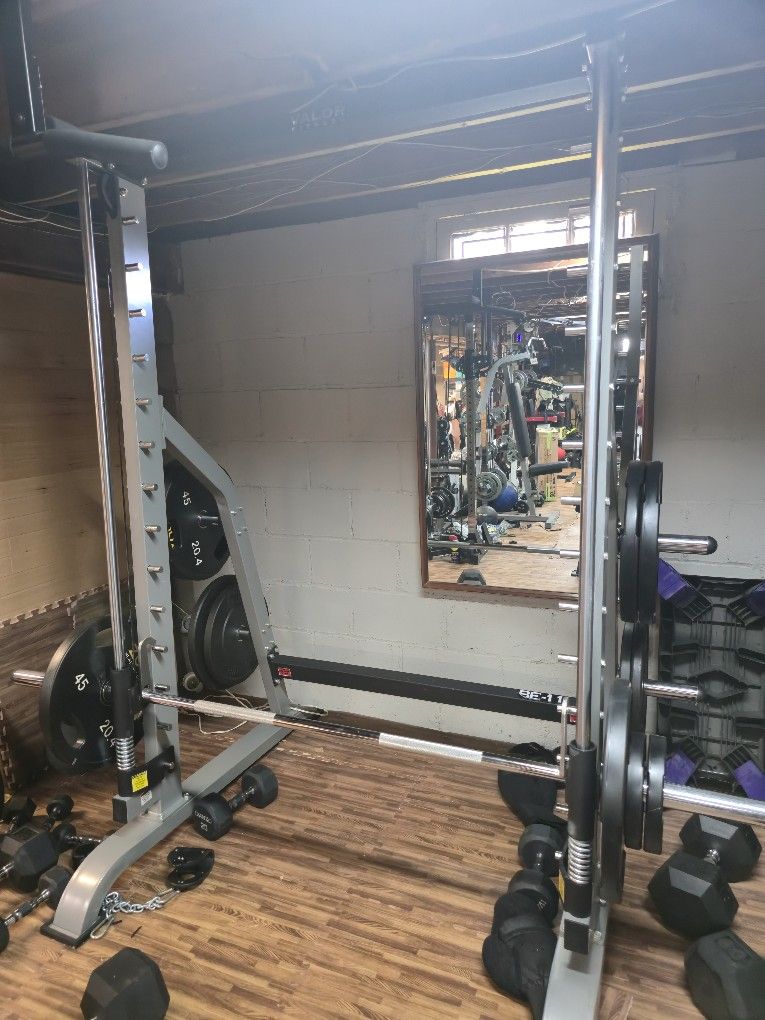 Valor Fitness Smith Machine, like new