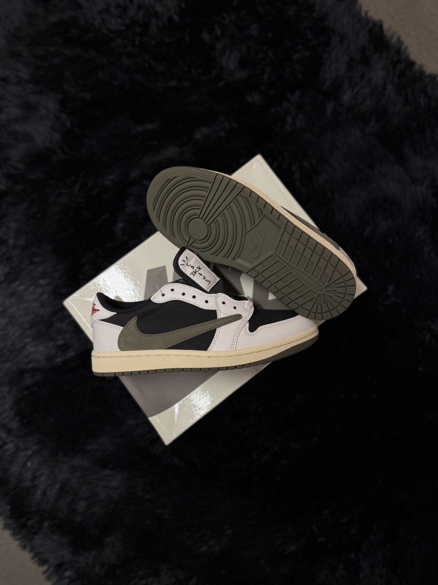 Jordan 1 Travis Olive Green