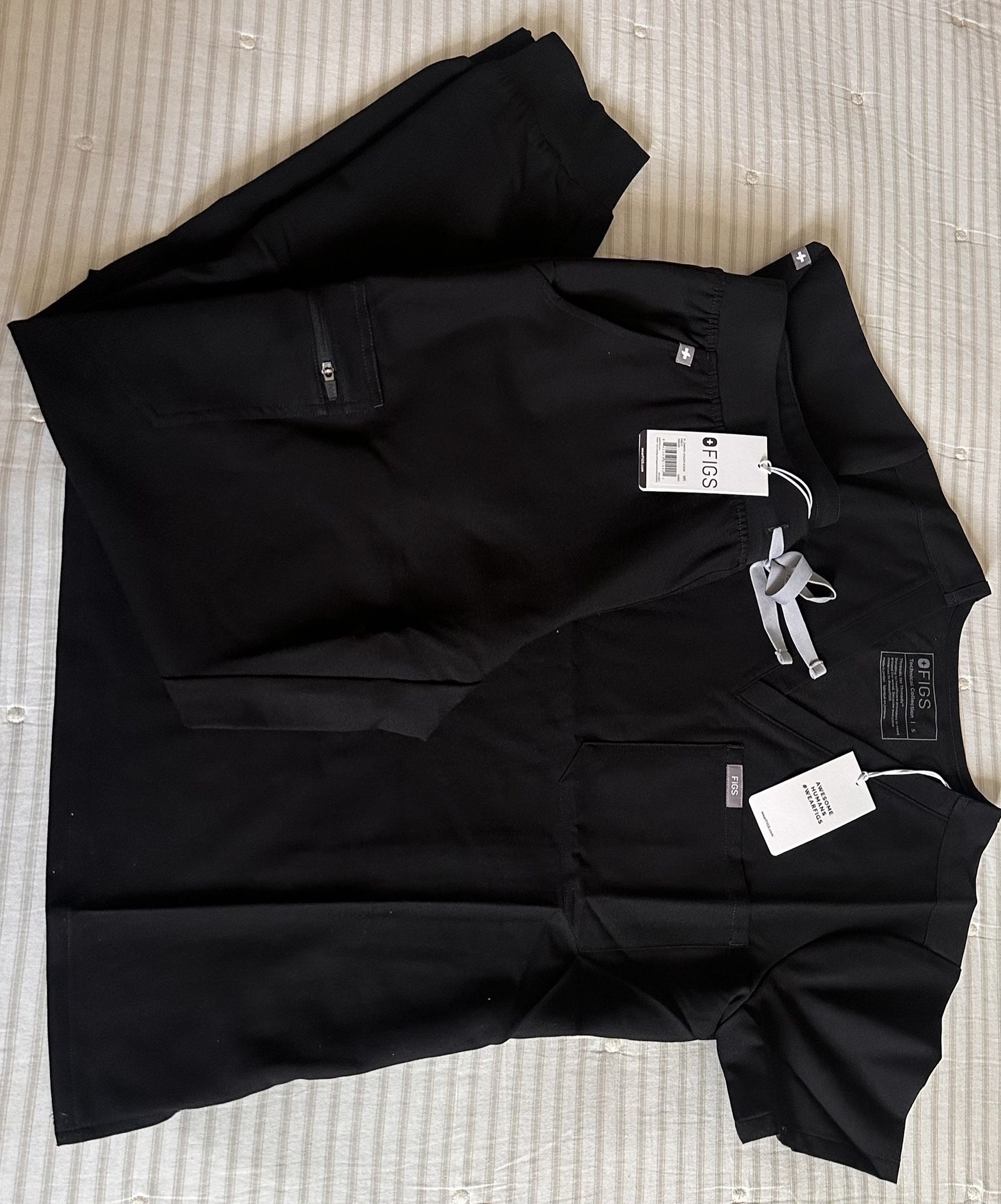 FIGS Scrubs Set