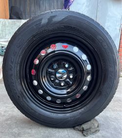1 GOOD USED RIM & TIRE FOR SPARE TOYOTA CAMRY 16X6 1/2  5X4.5  215/60R16 GOODYEAR TIRE $45 PICKUP ONLY