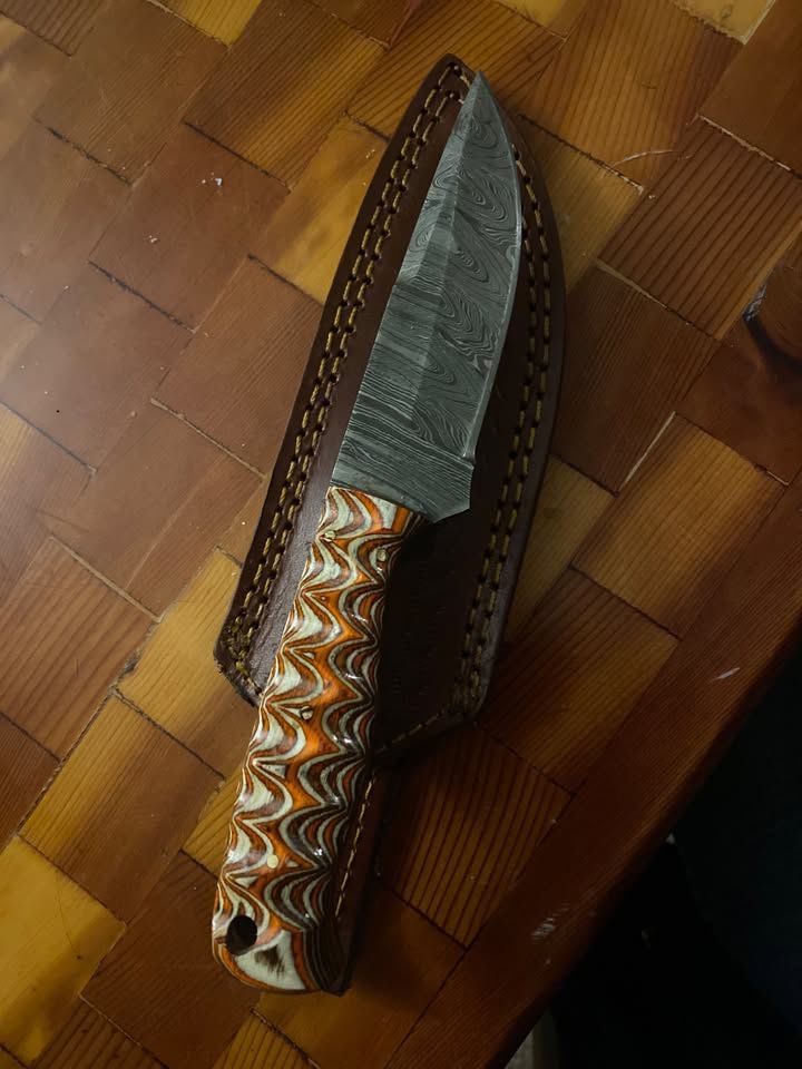 Wood / Damascus Steel Cutting Tool