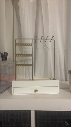 Jewelry holder