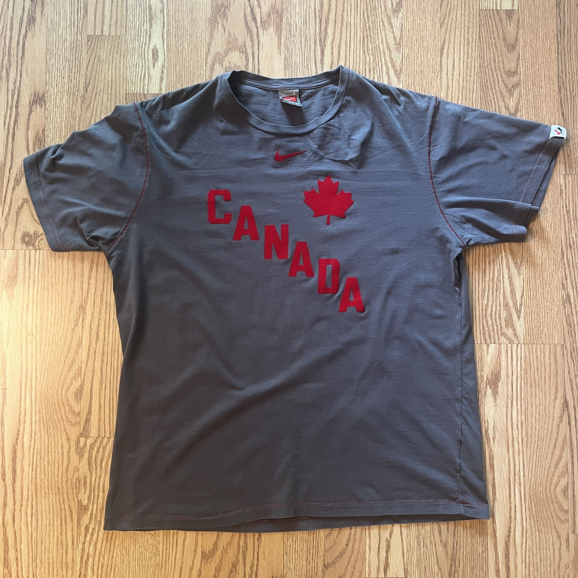 Men’s Large Vintage Nike Canada Hockey T Shirt