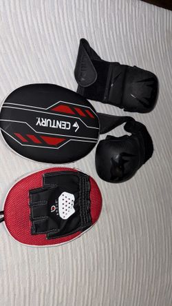 Boxing training mits and gloves