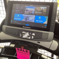 NordicTrack Commercial 2950 Heavy Duty Folding Treadmill Includes Warranty