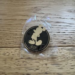 DISNEY D23 Gold Member Exclusive Mickey Mouse Round Pin