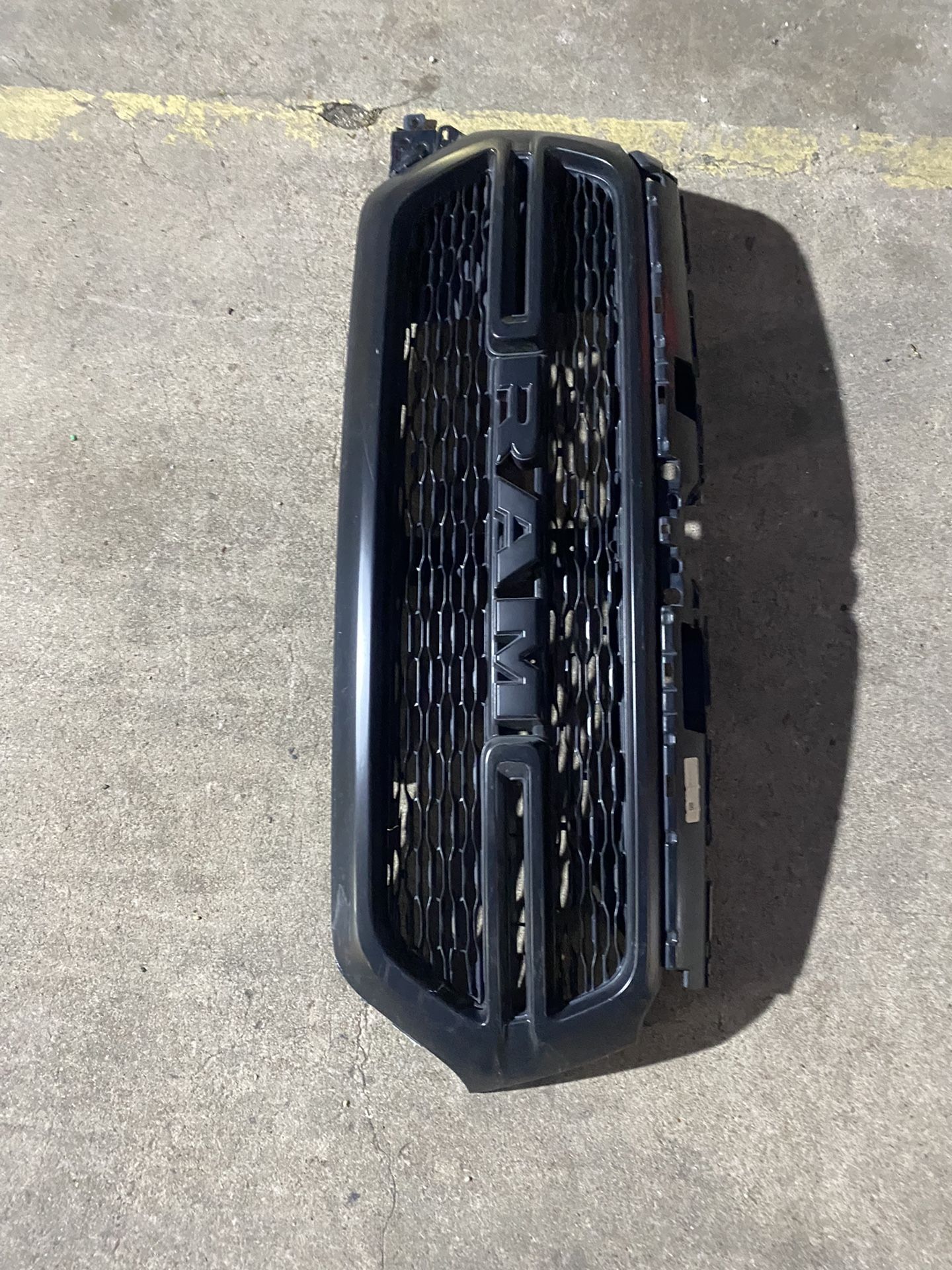 ram 1500 grill OEM