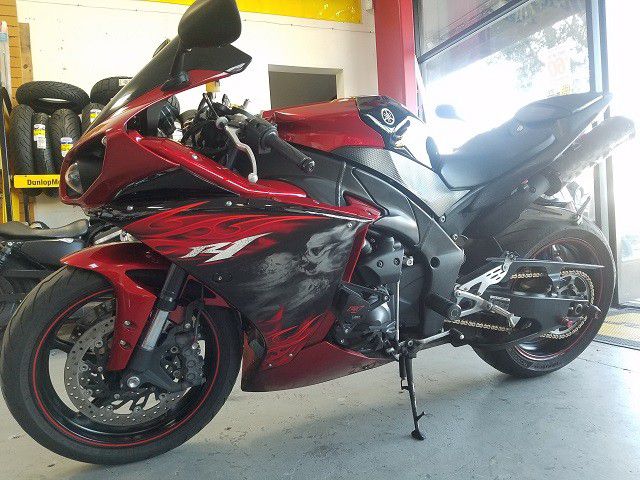 2011 YAMAHA YZFR1 MOTORCYCLE | Clean Title