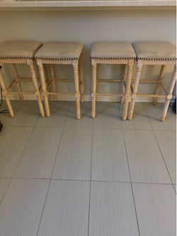 4 Barstools