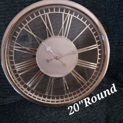 Chrome color wall clock